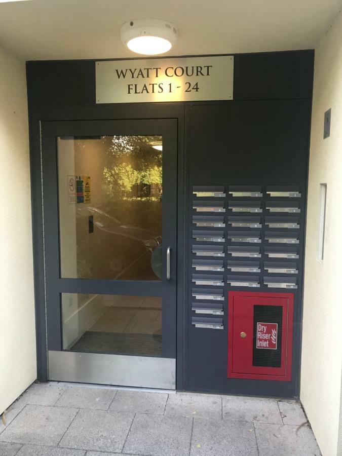 Wyatt Court Daire Londra Dış mekan fotoğraf
